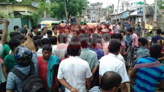 Locals block road demanding road repairing Locals block road demanding road repairing